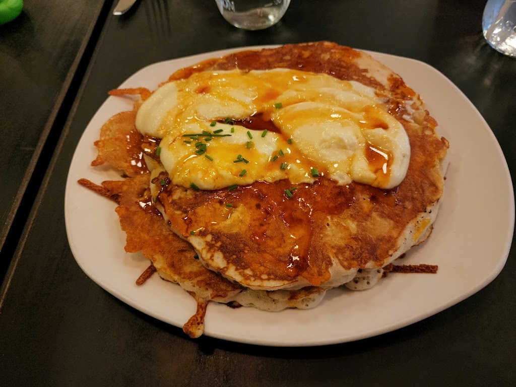 Moms Kitchen and Bar | restaurant | 701 9th Ave, New York, NY 10019, USA | 6466570080 OR +1 646-657-0080