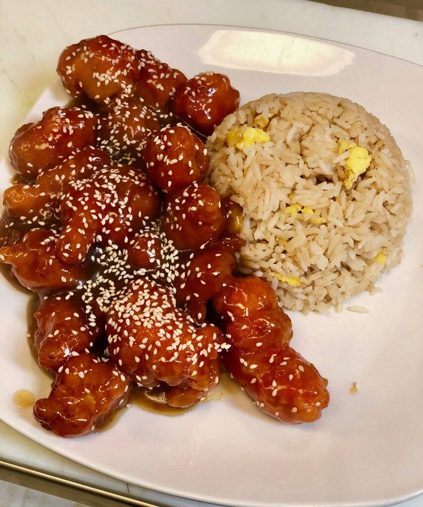 The Food Court (Gyro Express/China Express) | restaurant | 3428 S 42nd St, Omaha, NE 68105, USA | 4029642999 OR +1 402-964-2999