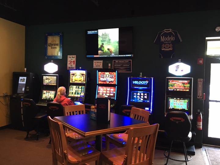 Hamiltons Pub | night club | 14196 McCarthy Rd, Lemont, IL 60439, USA | 6307547718 OR +1 630-754-7718