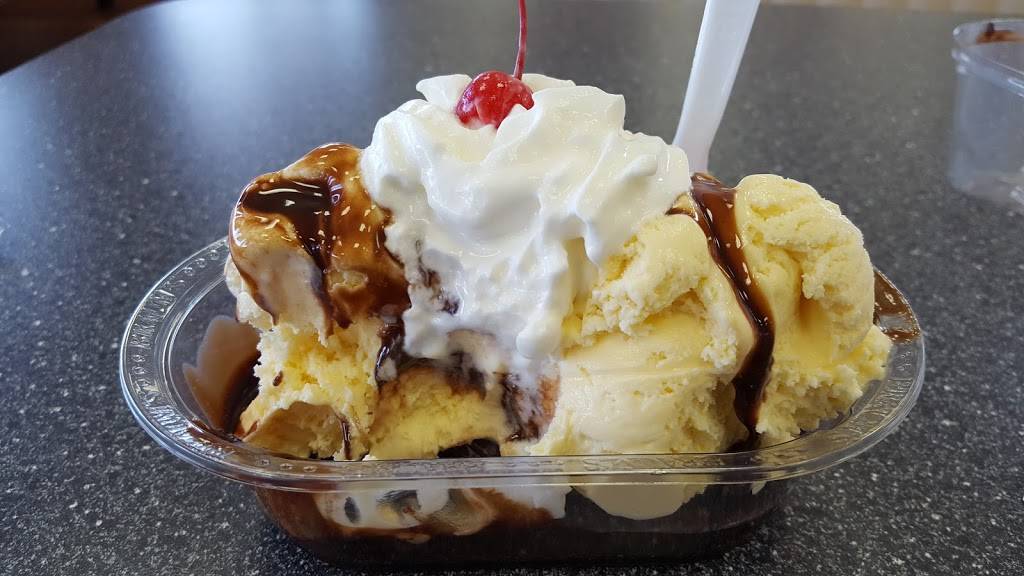 Braums Ice Cream & Burger Restaurant | restaurant | 5009 Main St, The Colony, TX 75056, USA | 9723700440 OR +1 972-370-0440