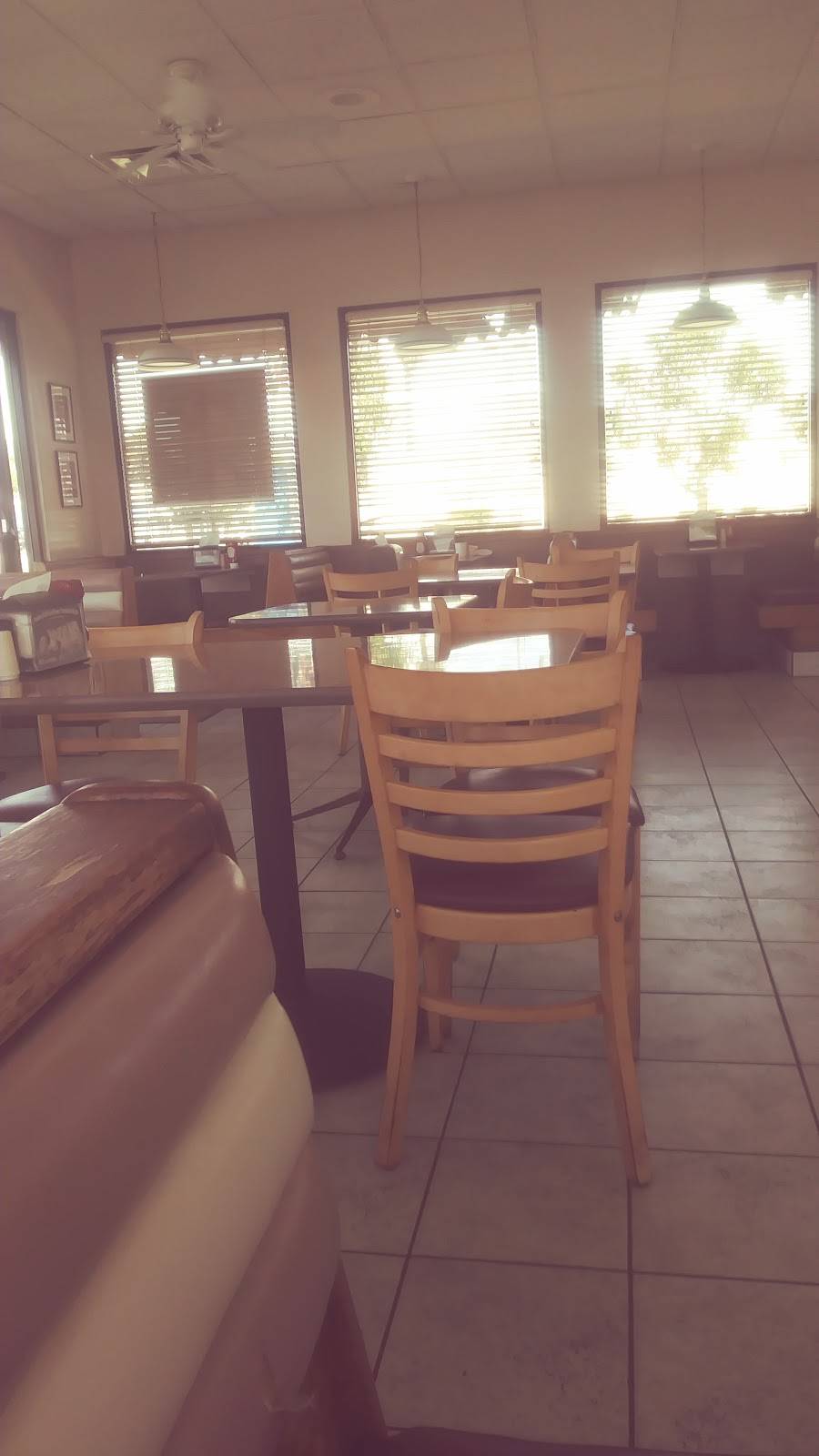 Gus Jr. #3 | restaurant | 695 E Base Line St, San Bernardino, CA 92410, USA | 9093841315 OR +1 909-384-1315