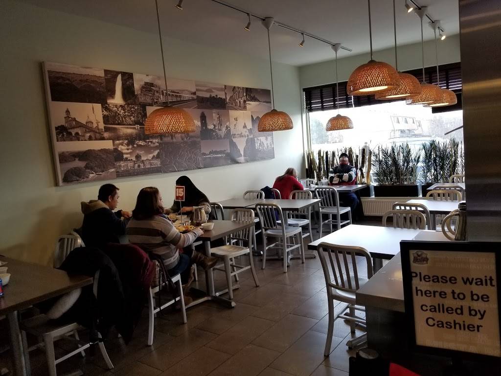 Bertos Restaurant | restaurant | 1063 Dundas St W, Mississauga, ON L5C 1C3, Canada | 9052320203 OR +1 905-232-0203