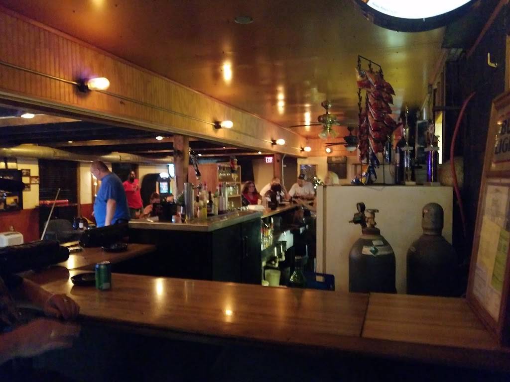 Bobs Lounge | restaurant | 907 N Fares Ave, Evansville, IN 47711, USA | 8124254929 OR +1 812-425-4929