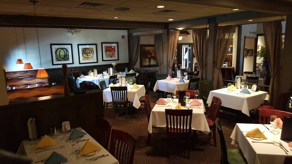 The Quarter Bistro | restaurant | 300 S Maple Rd, Ann Arbor, MI 48103, USA | 7349299200 OR +1 734-929-9200