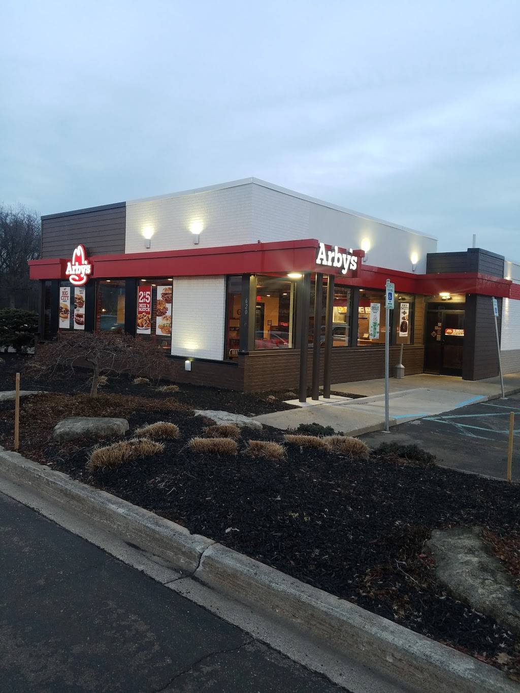 Arbys | restaurant | 620 44th St SE, Kentwood, MI 49508, USA | 6165300030 OR +1 616-530-0030