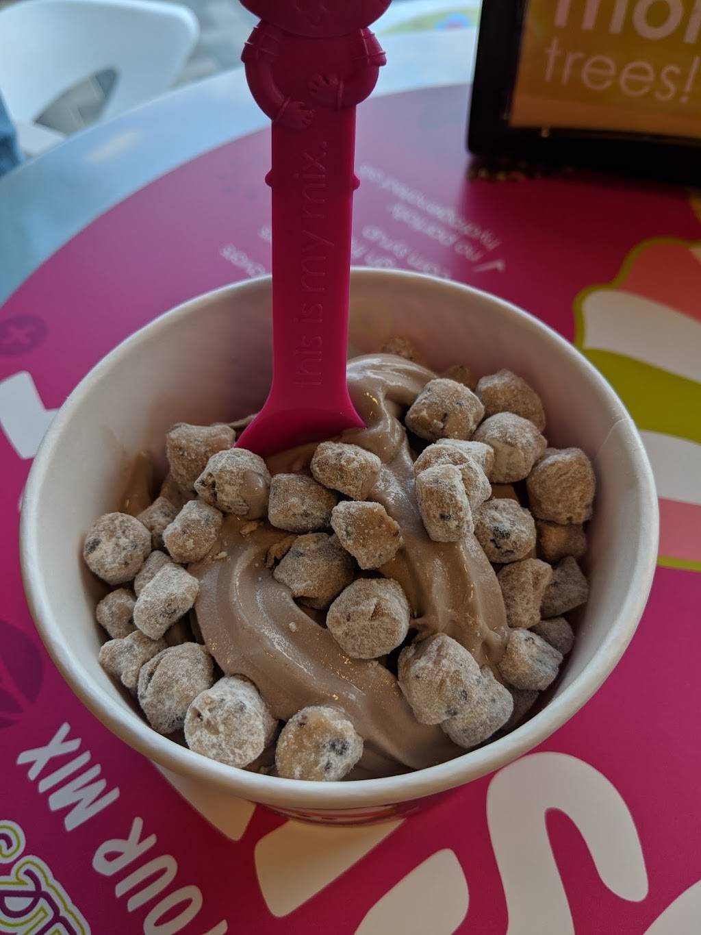 Menchies Frozen Yogurt | bakery | 4100 N Alafaya Trail Ste 109, Orlando, FL 32826, USA | 4076584817 OR +1 407-658-4817