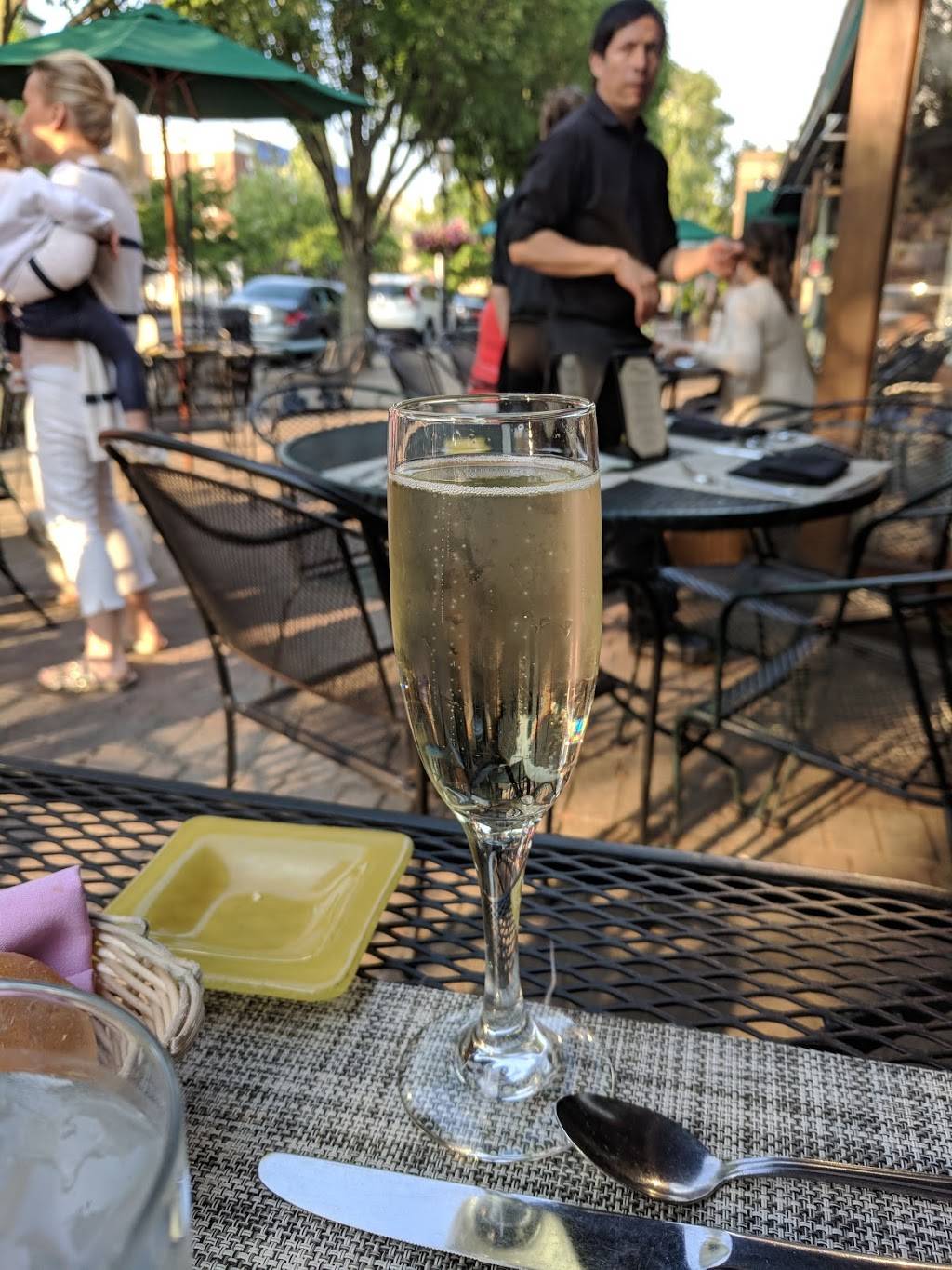 Walk Street | restaurant | 176 7th St, Garden City, NY 11530, USA | 5167462592 OR +1 516-746-2592