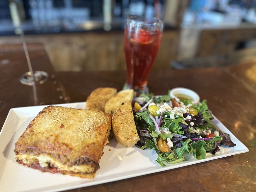 Three Italian Restaurant | restaurant | 721 Texas St, Fairfield, CA 94533, USA | 7076734129 OR +1 707-673-4129