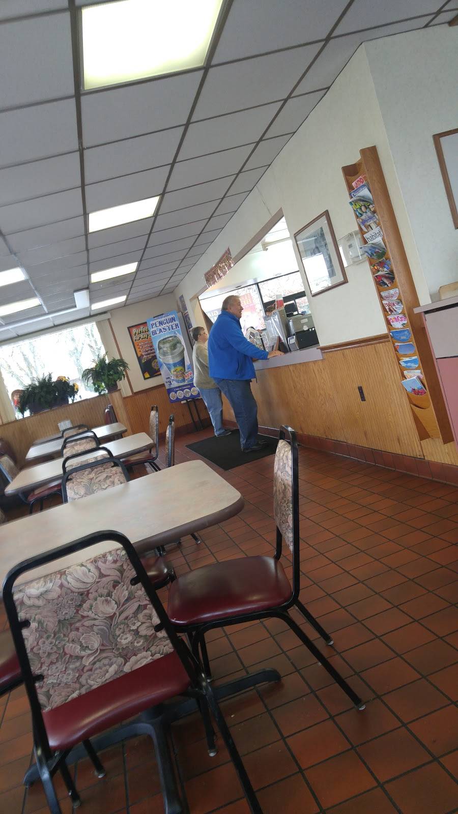 Penguin Point | restaurant | 301 Lusher Ave, Elkhart, IN 46517, USA | 5742935247 OR +1 574-293-5247