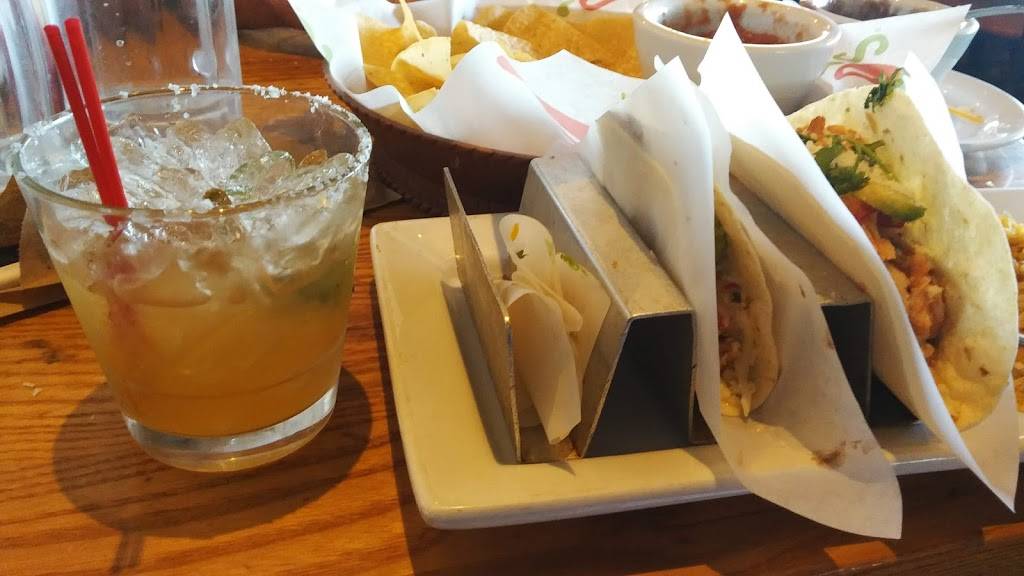 Chilis Grill & Bar | restaurant | 2211 Prairie Center Pkwy, Brighton, CO 80601, USA | 7206851492 OR +1 720-685-1492