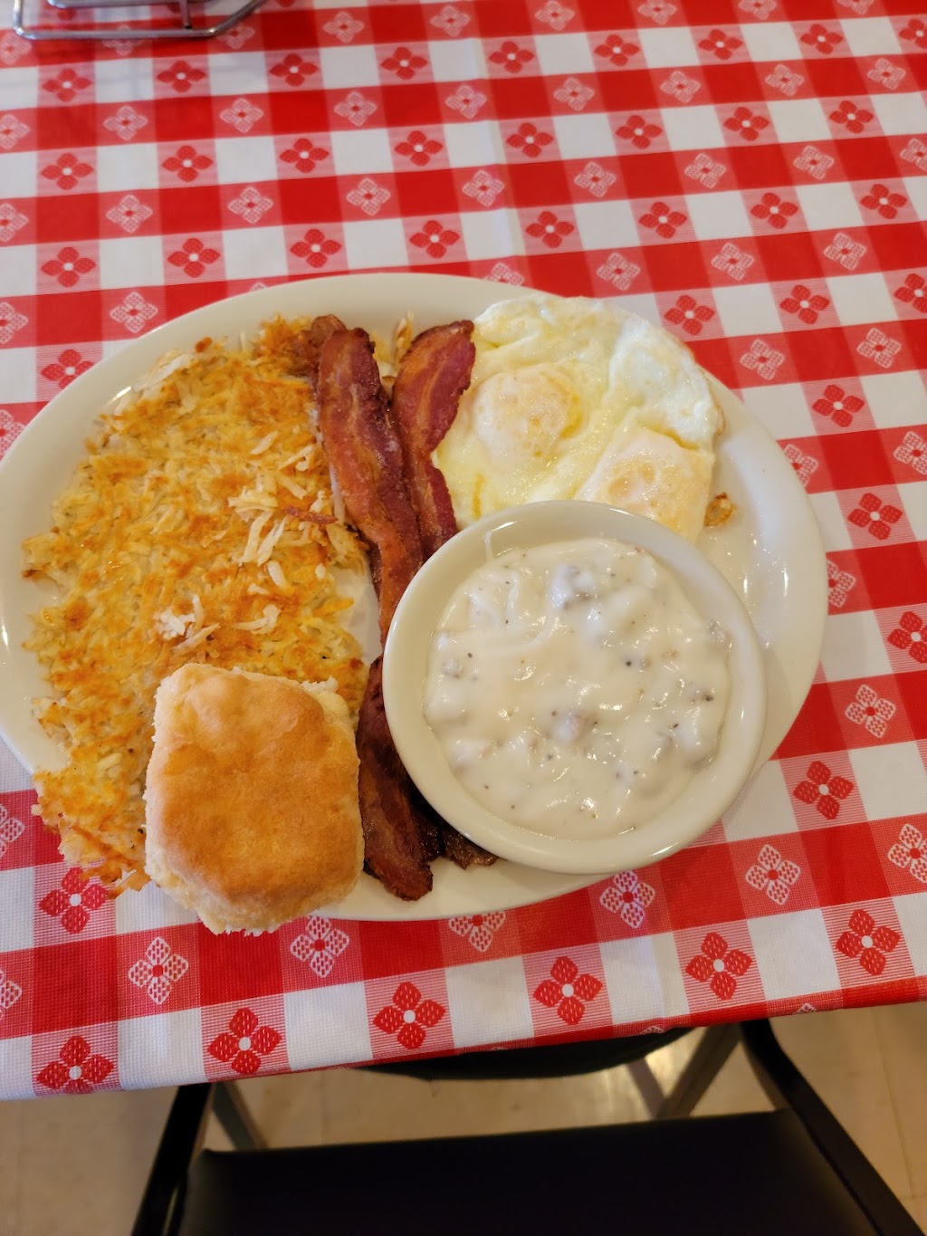 Mama Mias Home Cooking | restaurant | 604 Hwy 52 E, Lafayette, TN 37083, USA | 6156666262 OR +1 615-666-6262