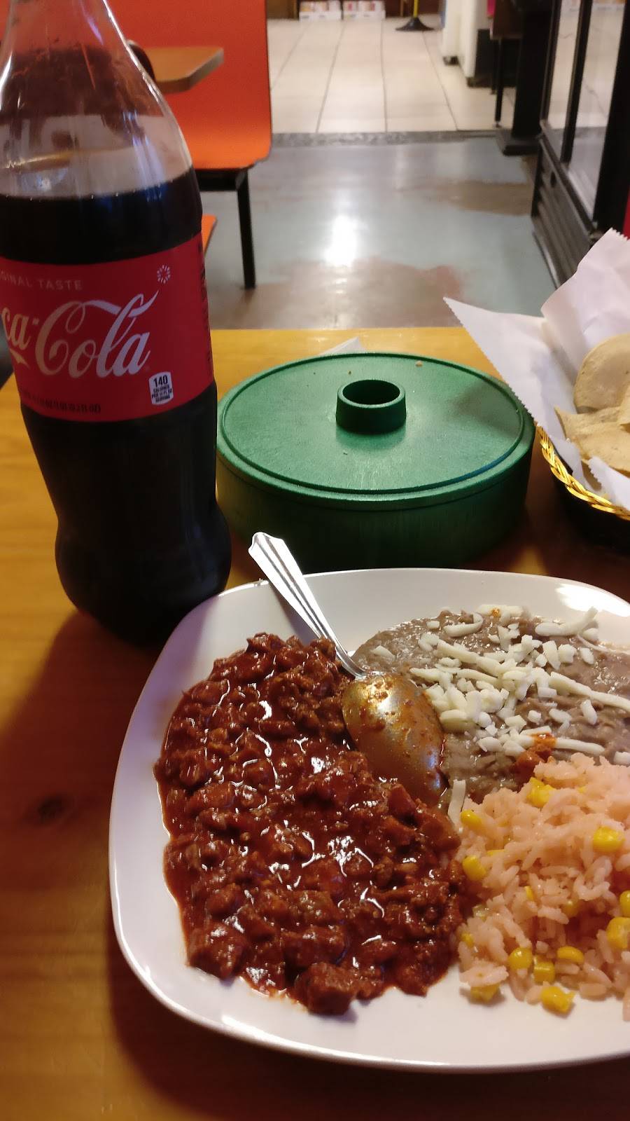 El Rinconcito | restaurant | 201 E Main St, Lyons, KS 67554, USA | 6202575600 OR +1 620-257-5600