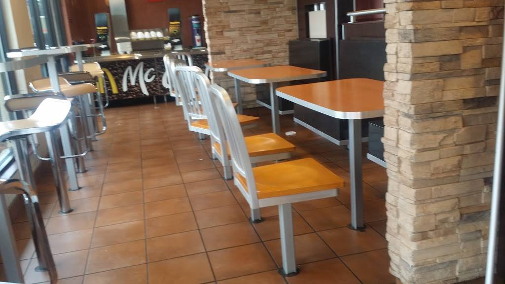 McDonalds | cafe | 1001 N University Blvd N, Jacksonville, FL 32211, USA | 9047444527 OR +1 904-744-4527