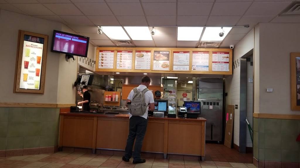 Wendys | restaurant | 20242 N 27th Ave, Phoenix, AZ 85027, USA | 6235874714 OR +1 623-587-4714