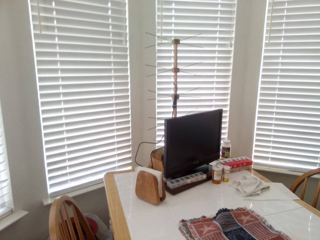 Holiday Villa | restaurant | 7007 S Land Park Dr, Sacramento, CA 95831, USA | 9163929630 OR +1 916-392-9630