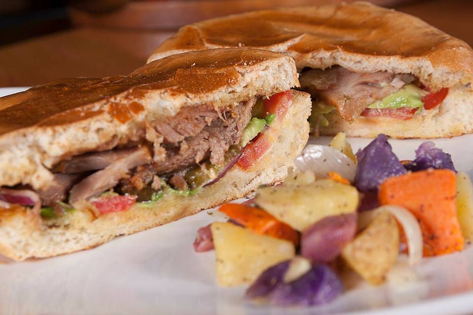 Senor Iguanas | restaurant | 4000 Dutchmans Ln, Louisville, KY 40207, USA | 5027421900 OR +1 502-742-1900