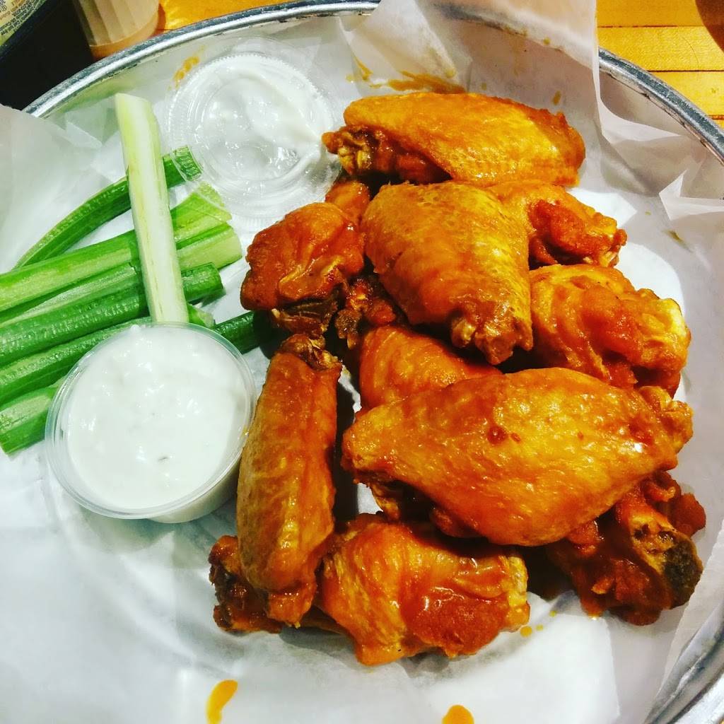 Nacho Mamas Canton | restaurant | 2907 ODonnell St, Baltimore, MD 21224, USA | 4106750898 OR +1 410-675-0898