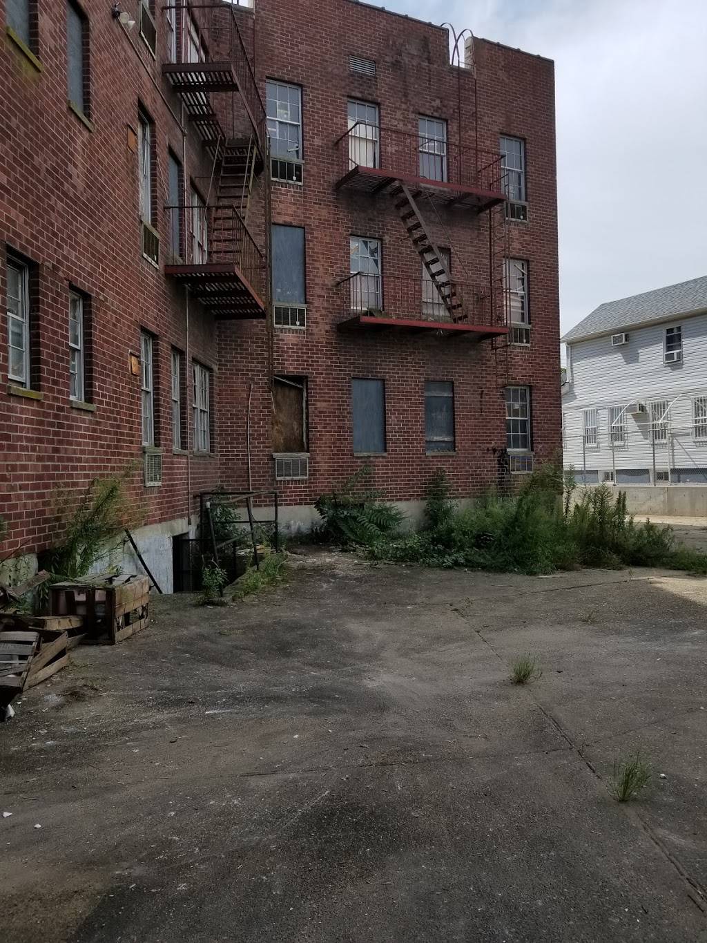 Infinity Bar | restaurant | 204-01 Jamaica Ave, Jamaica, NY 11423, USA | 3478763648 OR +1 347-876-3648