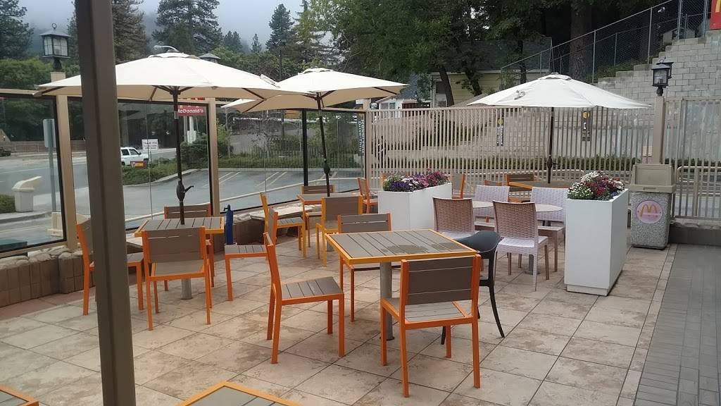 McDonalds | cafe | 24078 Lake Dr, Crestline, CA 92325, USA | 9096933388 OR +1 909-693-3388