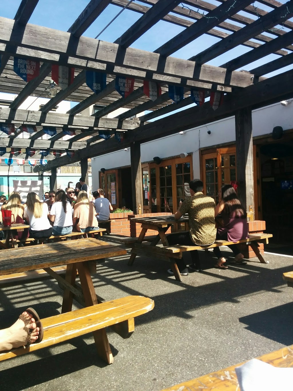 Giovannis Pizza | restaurant | 6583 Pardall Rd, Goleta, CA 93117, USA | 8059682254 OR +1 805-968-2254