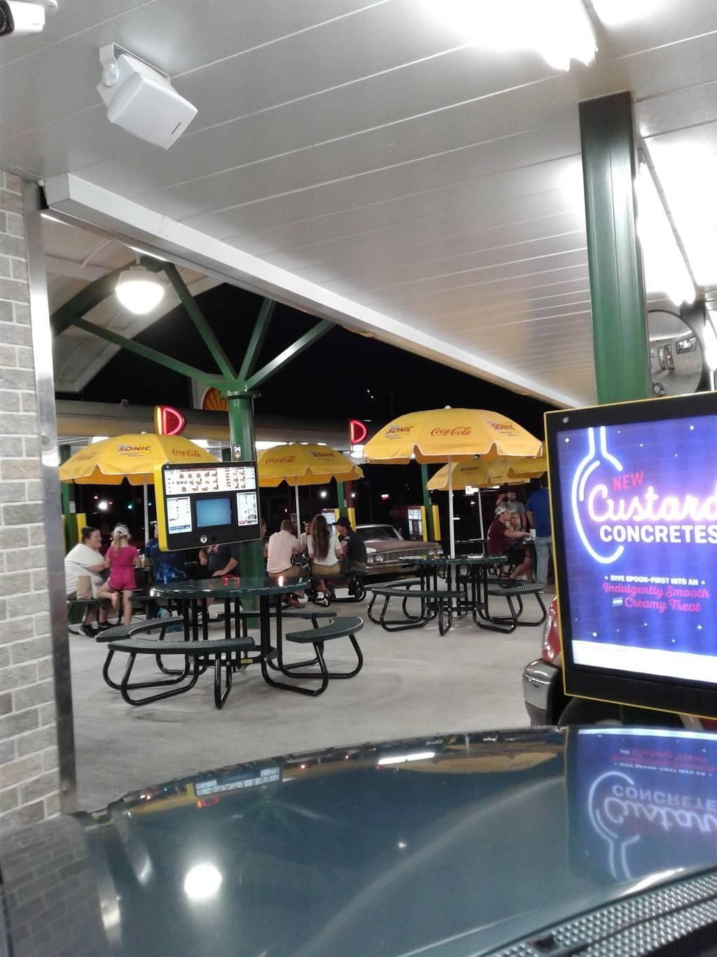 Sonic Drive-In | restaurant | 1361 US-27, Somerset, KY 42501, USA | 6066795952 OR +1 606-679-5952