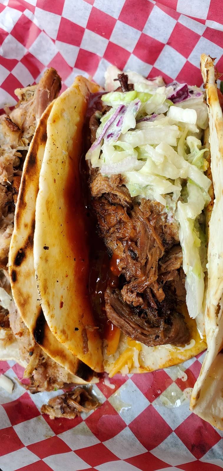 Smoked to the Bone Food Truck & Restaurant | restaurant | 365 Main Ave, De Pere, WI 54115, USA | 9204254338 OR +1 920-425-4338