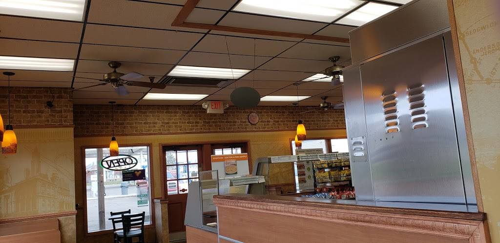 Subway | restaurant | 2575 Airport Rd, Jackson, MI 49202, USA | 5177846888 OR +1 517-784-6888