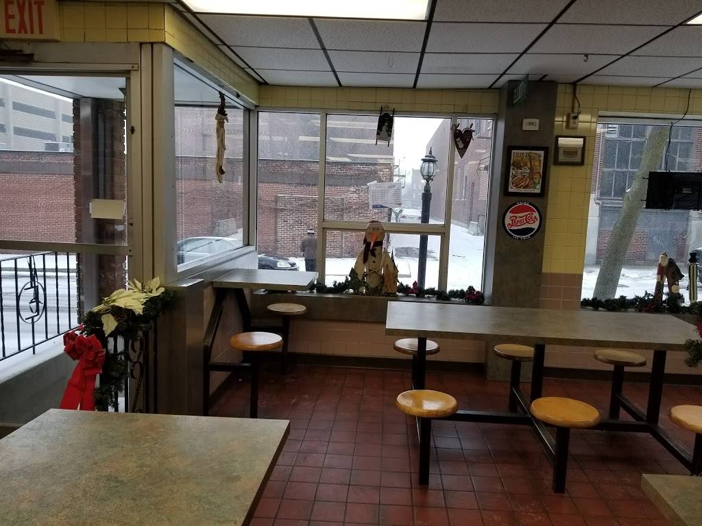 Elliots Hot Dogs | restaurant | 37 Elliott St, Lowell, MA 01852, USA | 9784583179 OR +1 978-458-3179