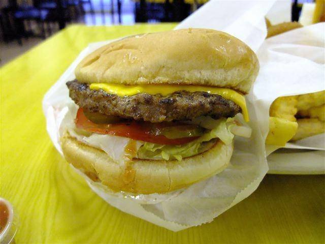 Cues Burgers & More | restaurant | 10423 S Post Oak Rd, Houston, TX 77035, USA | 7137260313 OR +1 713-726-0313