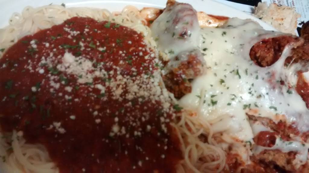 Giannas | restaurant | 8044 Co Rd 84, Cairo, NY 12413, USA | 5186228284 OR +1 518-622-8284