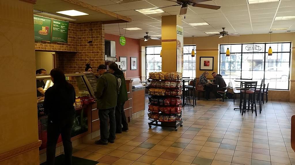 Subway | restaurant | 348 S Main St, Akron, OH 44311, USA | 3303755080 OR +1 330-375-5080