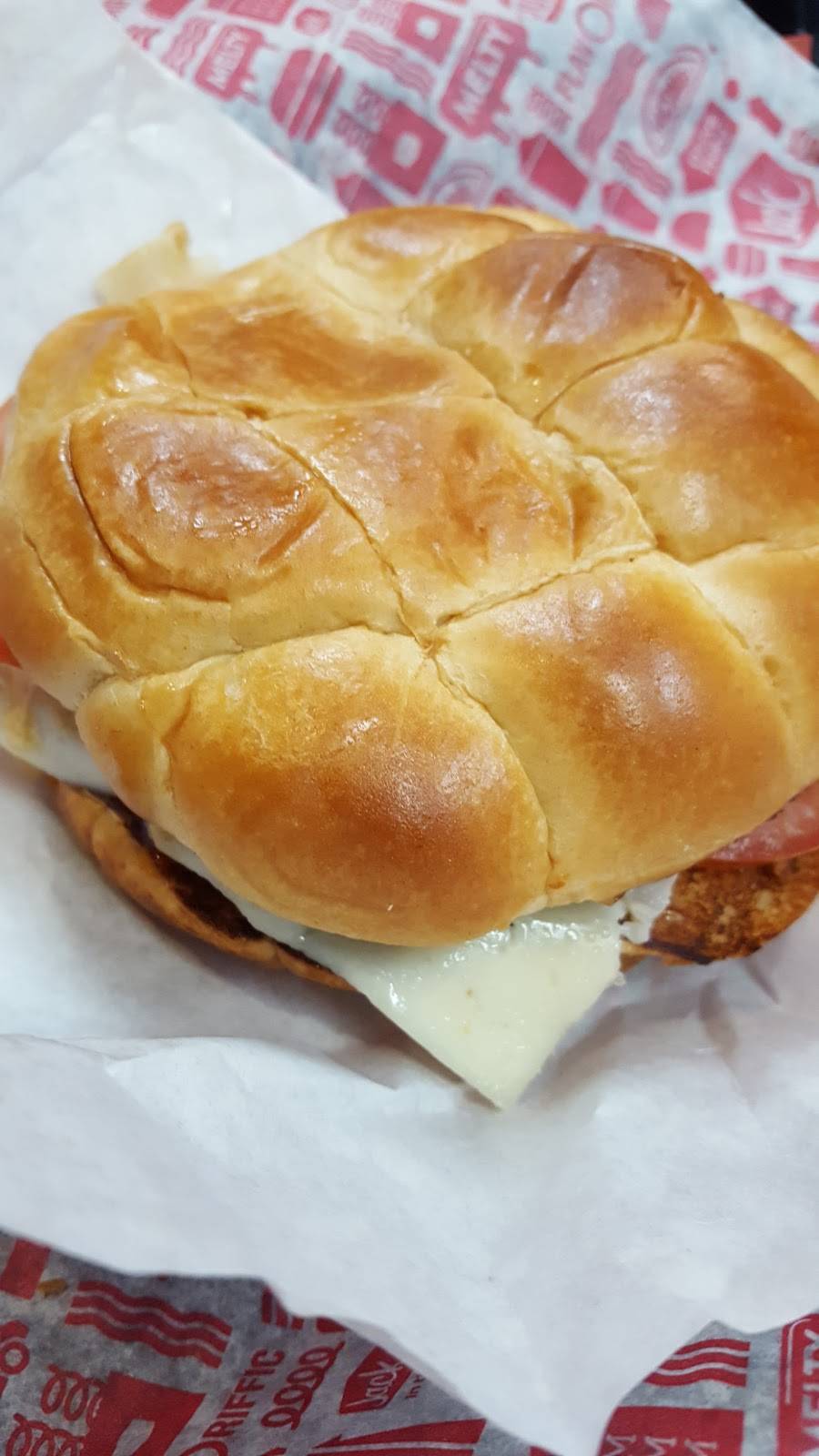 Jack in the Box | restaurant | 1650 E Daily Dr, Camarillo, CA 93010, USA | 8054849443 OR +1 805-484-9443