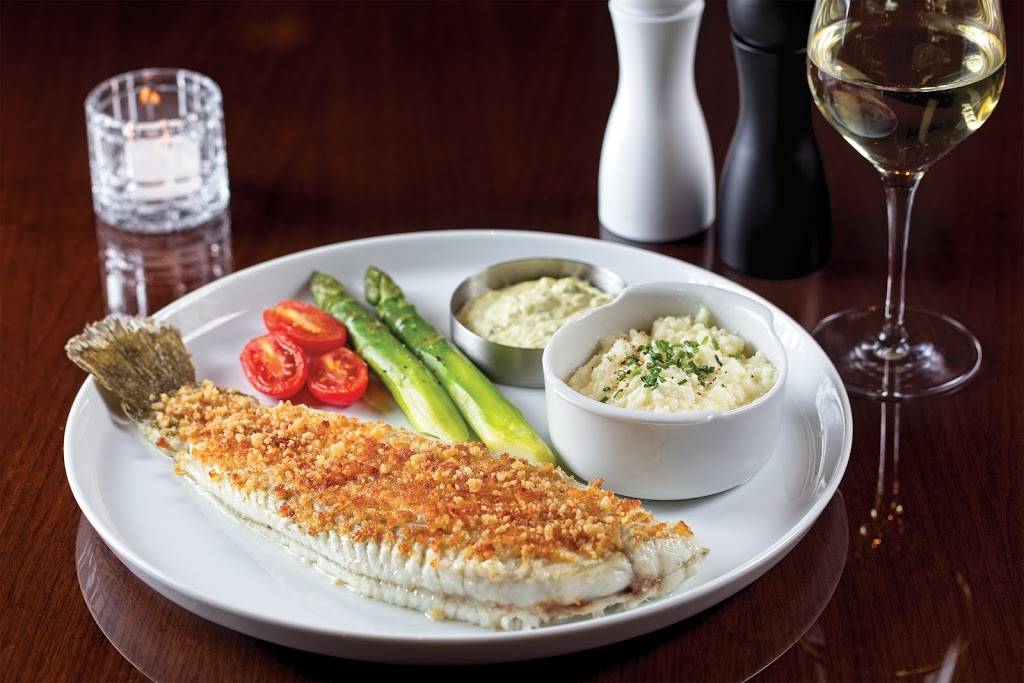 Henrys Palm Beach | restaurant | 229 Royal Poinciana Way, Palm Beach, FL 33480, USA | 5612061896 OR +1 561-206-1896