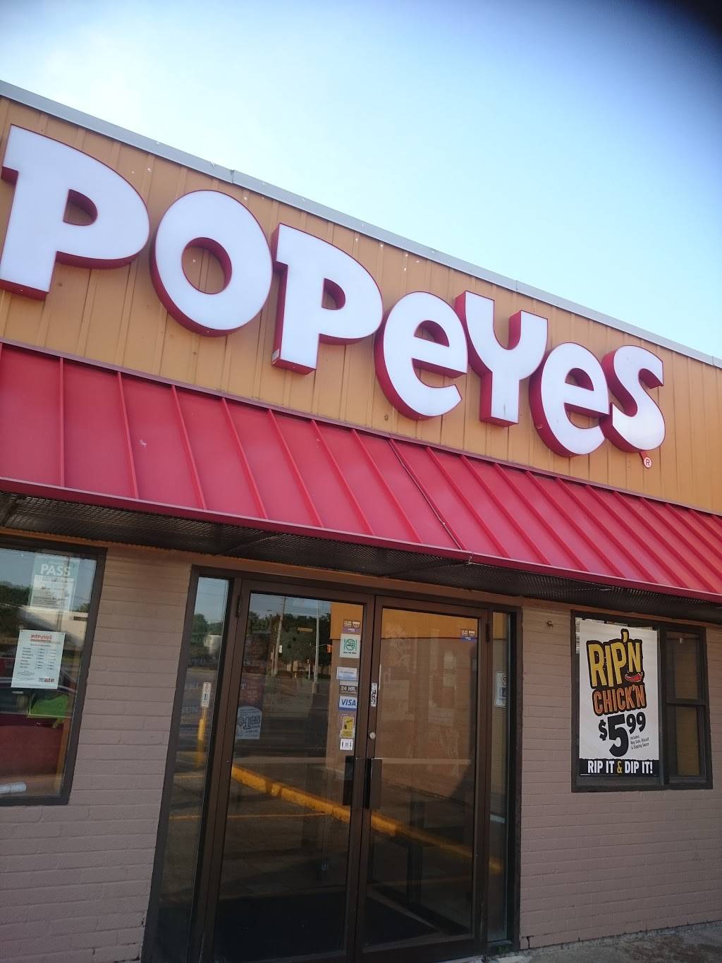Popeyes | restaurant | 1530 Albion Rd, Etobicoke, ON M9V 1B4, Canada | 4167488302 OR +1 416-748-8302