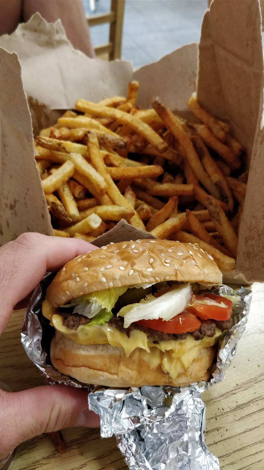 Five Guys | meal takeaway | 24201 W, Valencia Blvd #3672, Valencia, CA 91355, USA | 6612550981 OR +1 661-255-0981