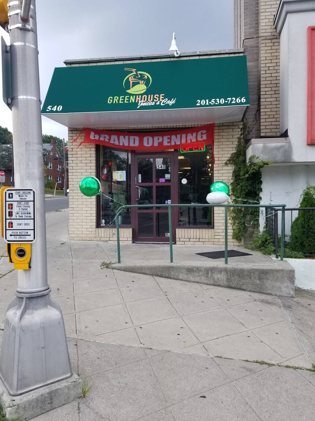 Greenhouse juices nj | restaurant | 540 Cedar Ln, Teaneck, NJ 07666, USA | 2015307266 OR +1 201-530-7266
