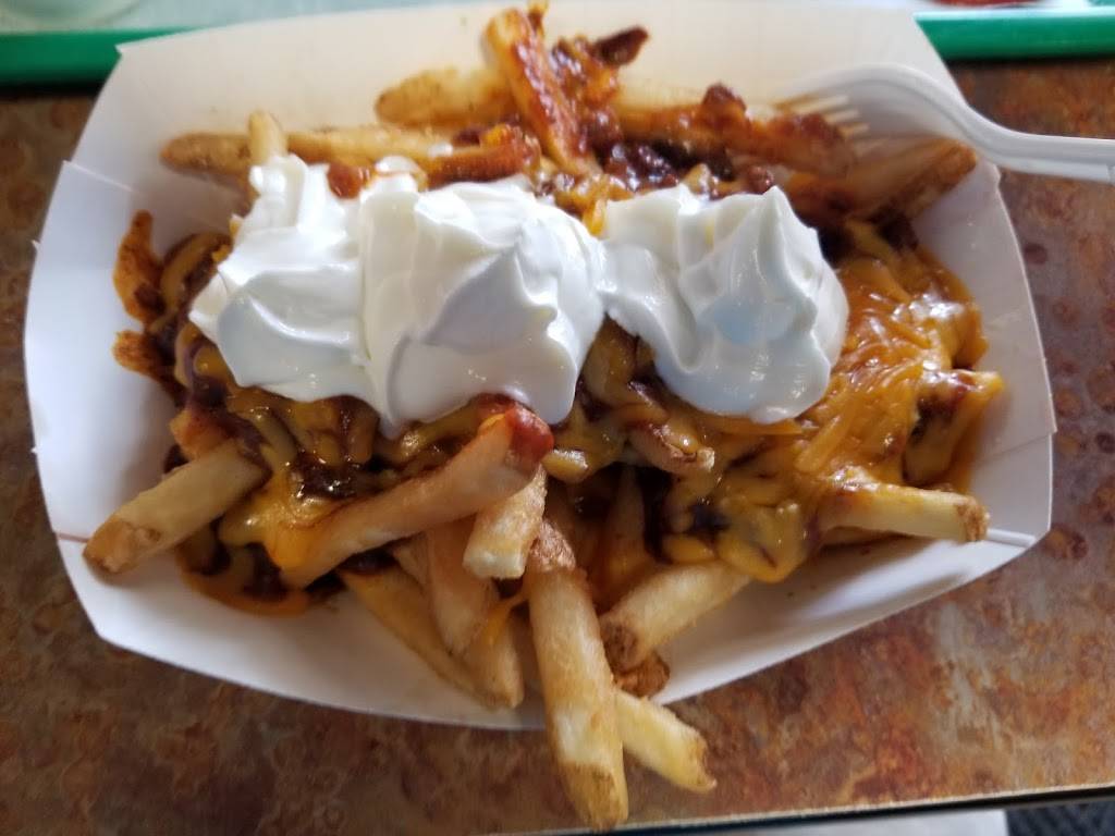 Dairy King | restaurant | 320 W Broadway, Trenton, IL 62293, USA | 6182242222 OR +1 618-224-2222