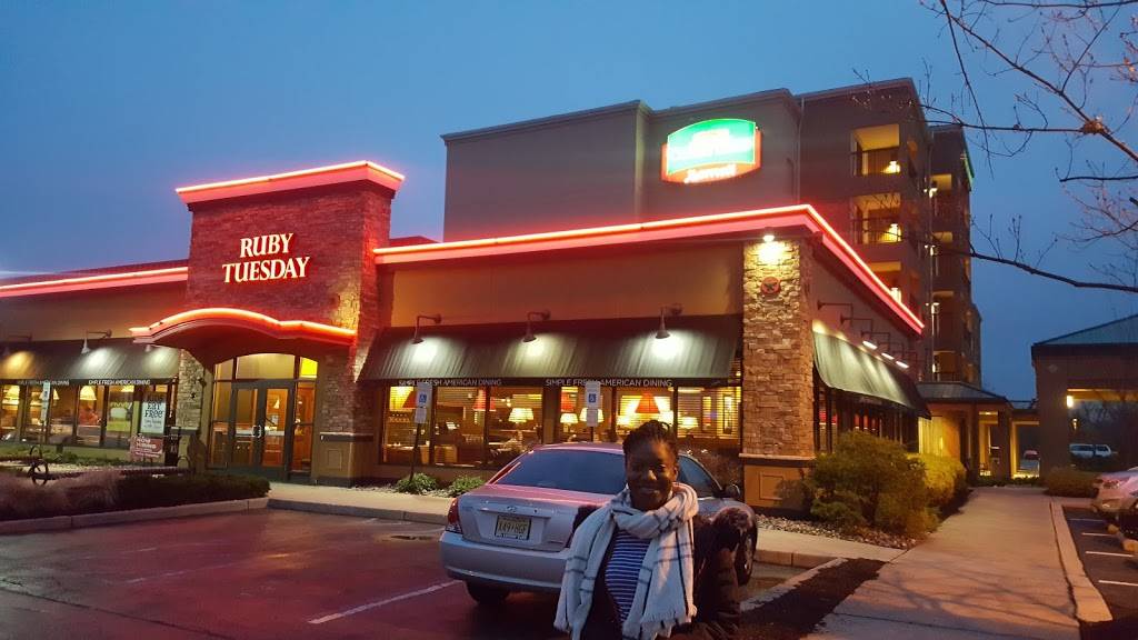 Ruby Tuesday | restaurant | 250 Davidson Ave, Somerset, NJ 08873, USA | 7328689160 OR +1 732-868-9160