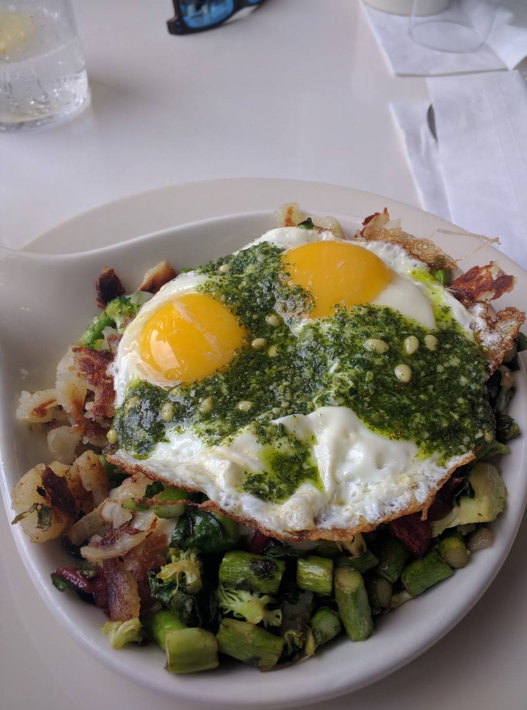 Nookies Too | restaurant | 2114 N Halsted St, Chicago, IL 60614, USA | 7733271400 OR +1 773-327-1400