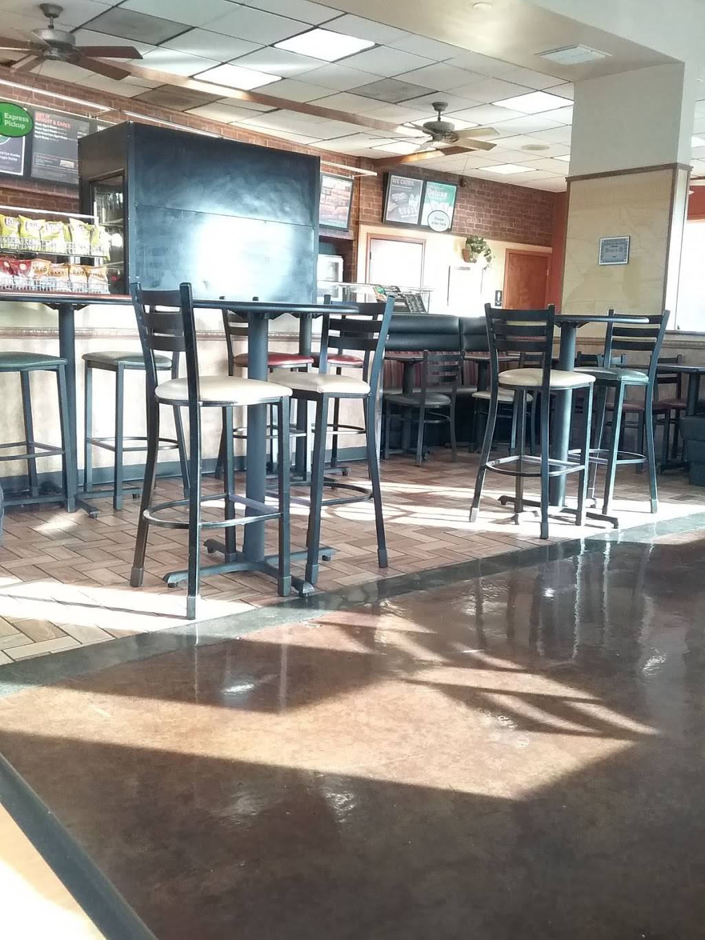 Subway | meal takeaway | 1328 Washington Way, Longview, WA 98632, USA | 3604251147 OR +1 360-425-1147