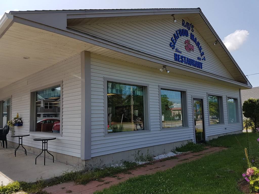 Rays Seafood | restaurant | 7 Pinecrest Dr, Essex Junction, VT 05452, USA | 8028793611 OR +1 802-879-3611