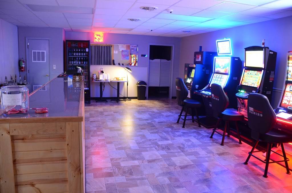 Bellys | meal takeaway | 930 18th St, Charleston, IL 61920, USA | 2175496158 OR +1 217-549-6158