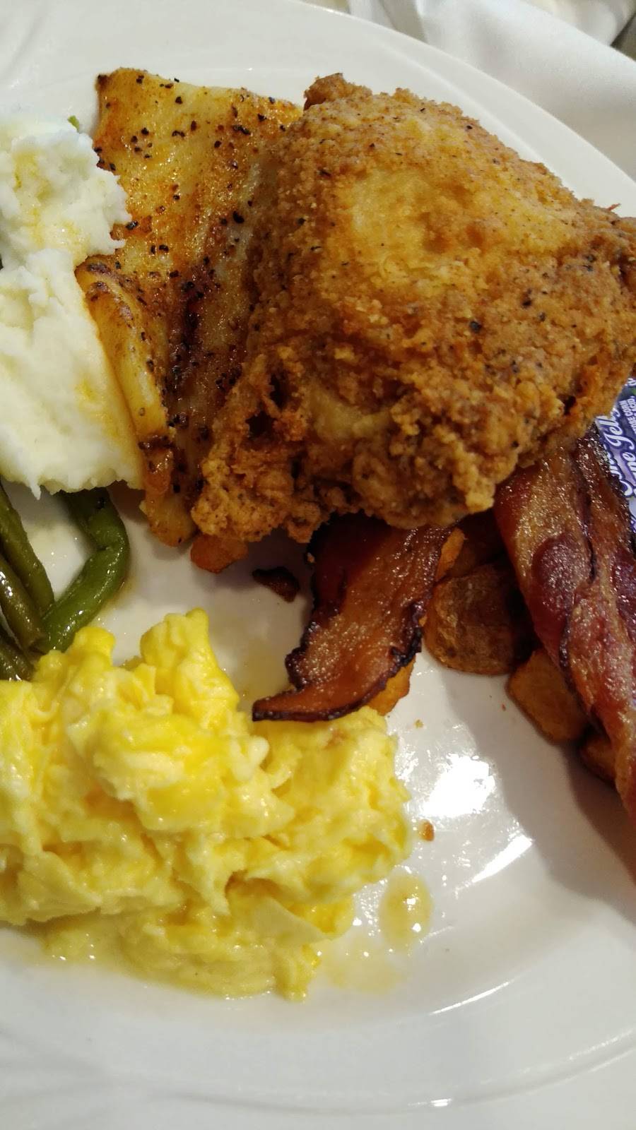 The Garrison | restaurant | 6002 N Post Rd, Indianapolis, IN 46216, USA | 3176386000 OR +1 317-638-6000