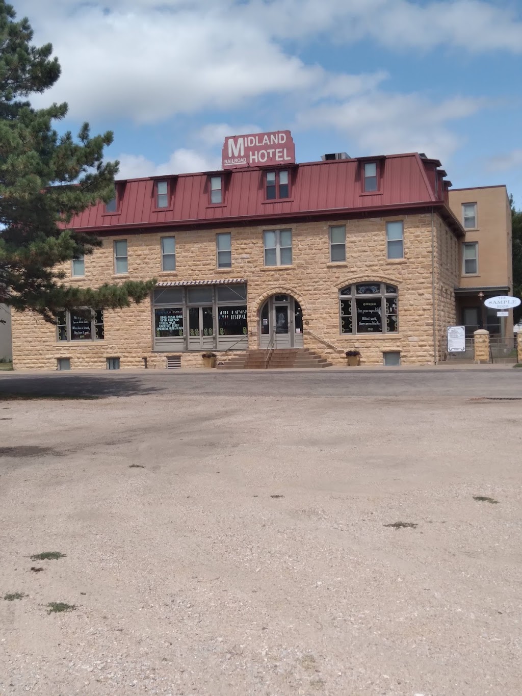 The Sample Room Tavern | restaurant | 414 26th St, Wilson, KS 67490, USA | 7856582284 OR +1 785-658-2284