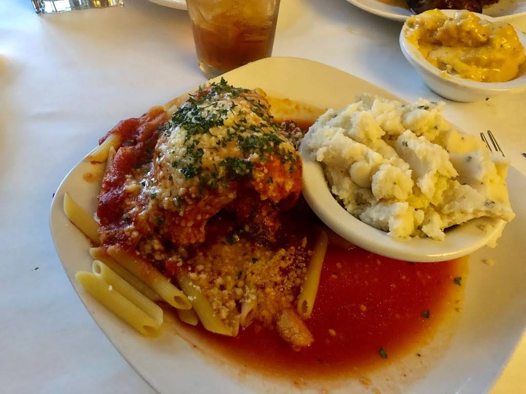 Angela’s on the River | restaurant | 2 6th Ave, St Albans, WV 25177, USA | 3047222244 OR +1 304-722-2244