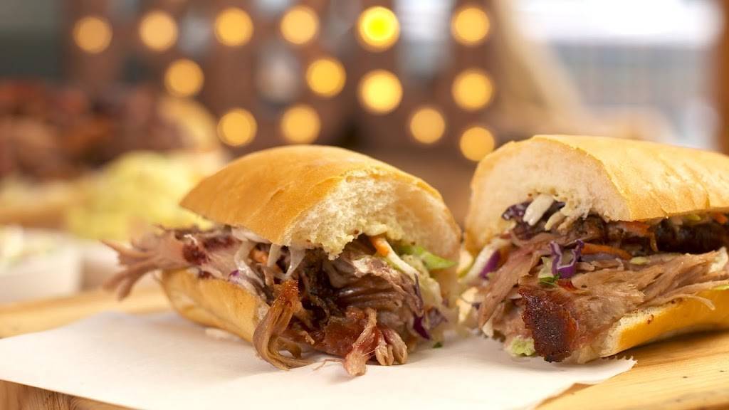 Walkers BBQ | restaurant | 10828 Hayne Blvd, New Orleans, LA 70127, USA | 5042418227 OR +1 504-241-8227