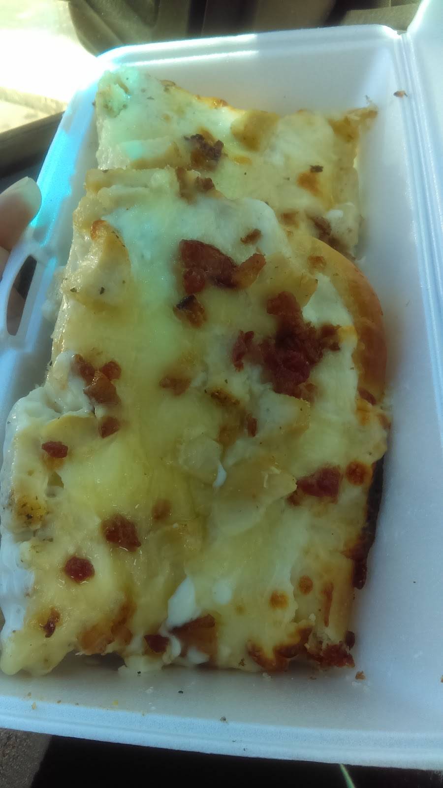 Ross Eatery and Pub | restaurant | 8421 Tod Ave SW, Warren, OH 44481, USA | 3308242378 OR +1 330-824-2378