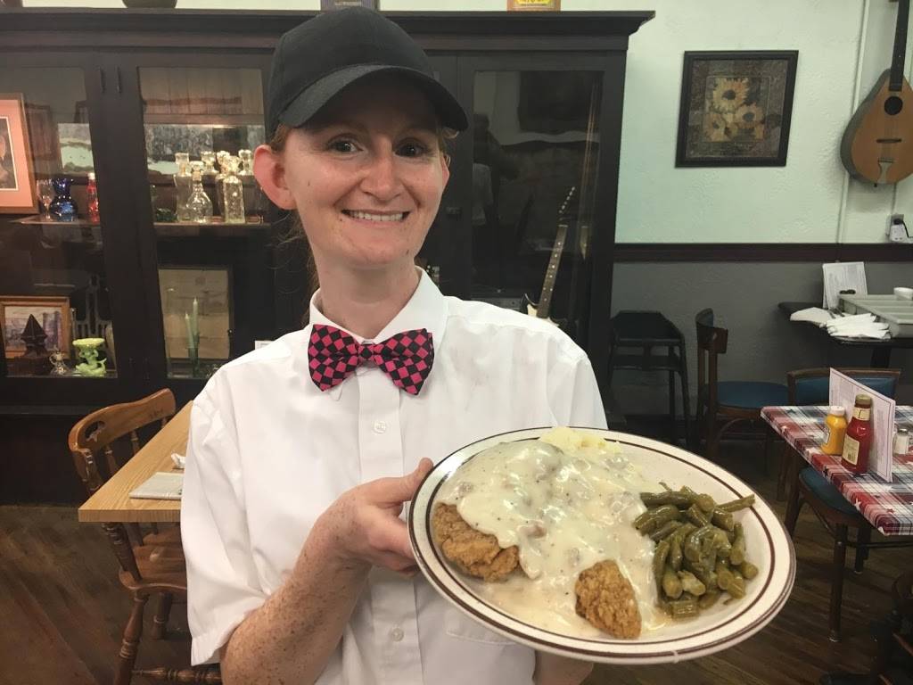 Brick Street Restaurant | restaurant | 448 E O and M Ave, North Vernon, IN 47265, USA | 8125923960 OR +1 812-592-3960