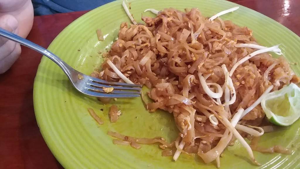 Thai Pod | restaurant | 2015 NE Broadway St, Portland, OR 97212, USA | 5034931122 OR +1 503-493-1122