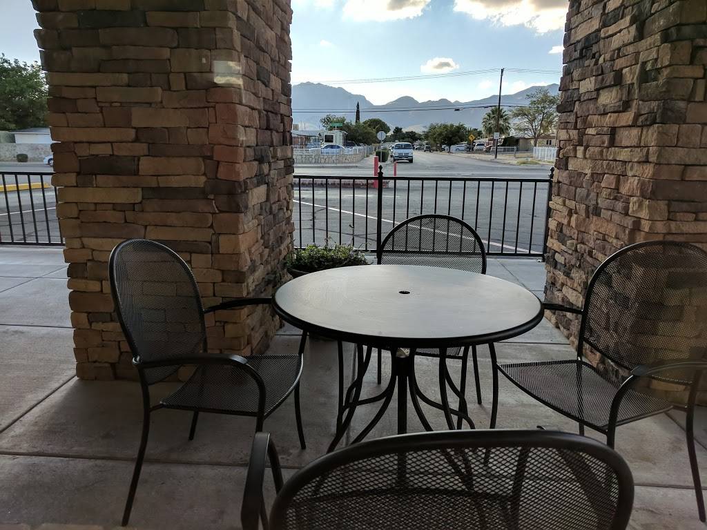 Dairy Queen | restaurant | 9332 McCombs St, El Paso, TX 79924, USA | 9157517421 OR +1 915-751-7421